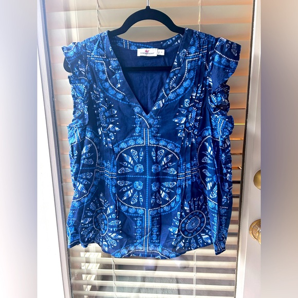 Vineyard Vines Tops - Vineyard Vines Scarf Print Pintuck Linen Top in Shades of Blue in Size XS